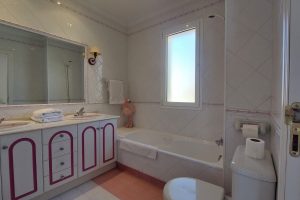 Pink bedroom bathroom